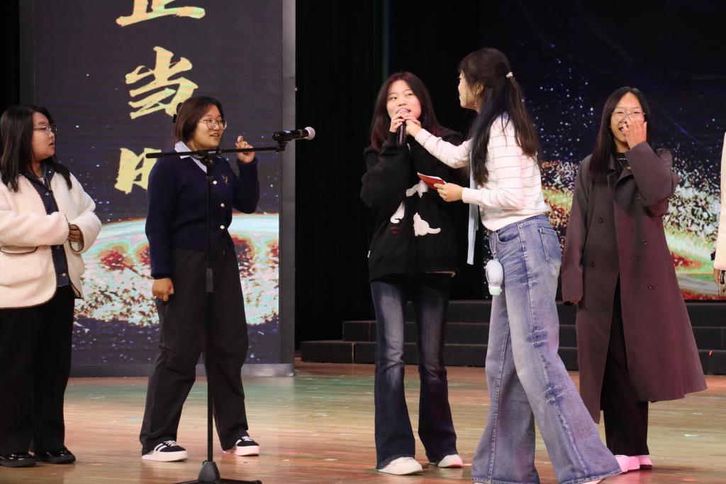 共同见证这场属于青春的艺术盛宴