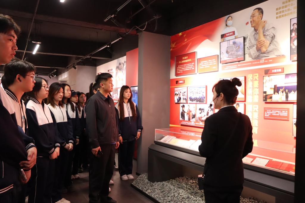 伟德bv国际体育优惠活动团委书记张鹏