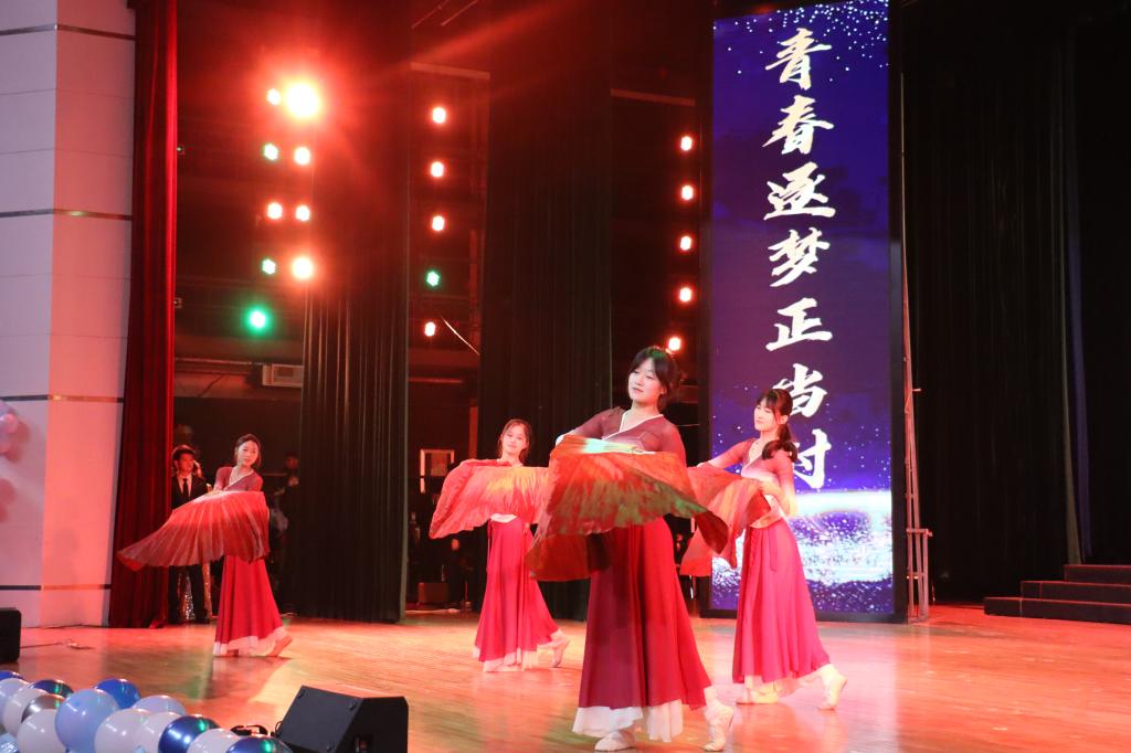 澎湃谱新篇